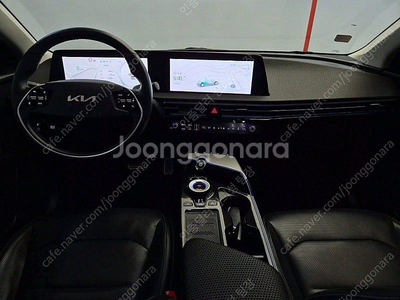 EV6 중고 EV6 중고차 흰색 2022년식 64,840km 롱레인지 어스 중고차 추천--8